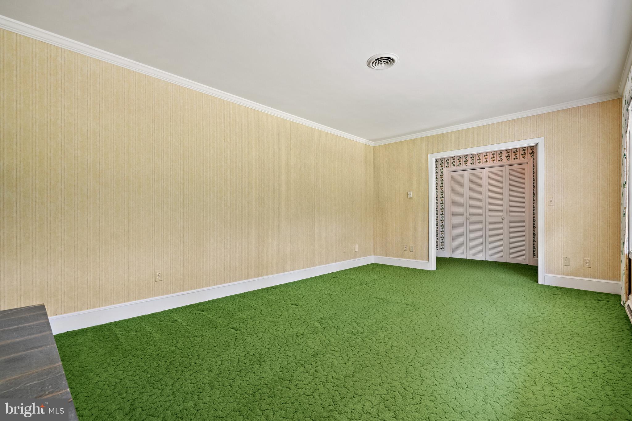 16014 Braggs Corner Road Culpeper, VA 22701 - Photo 18 of 43 Living room