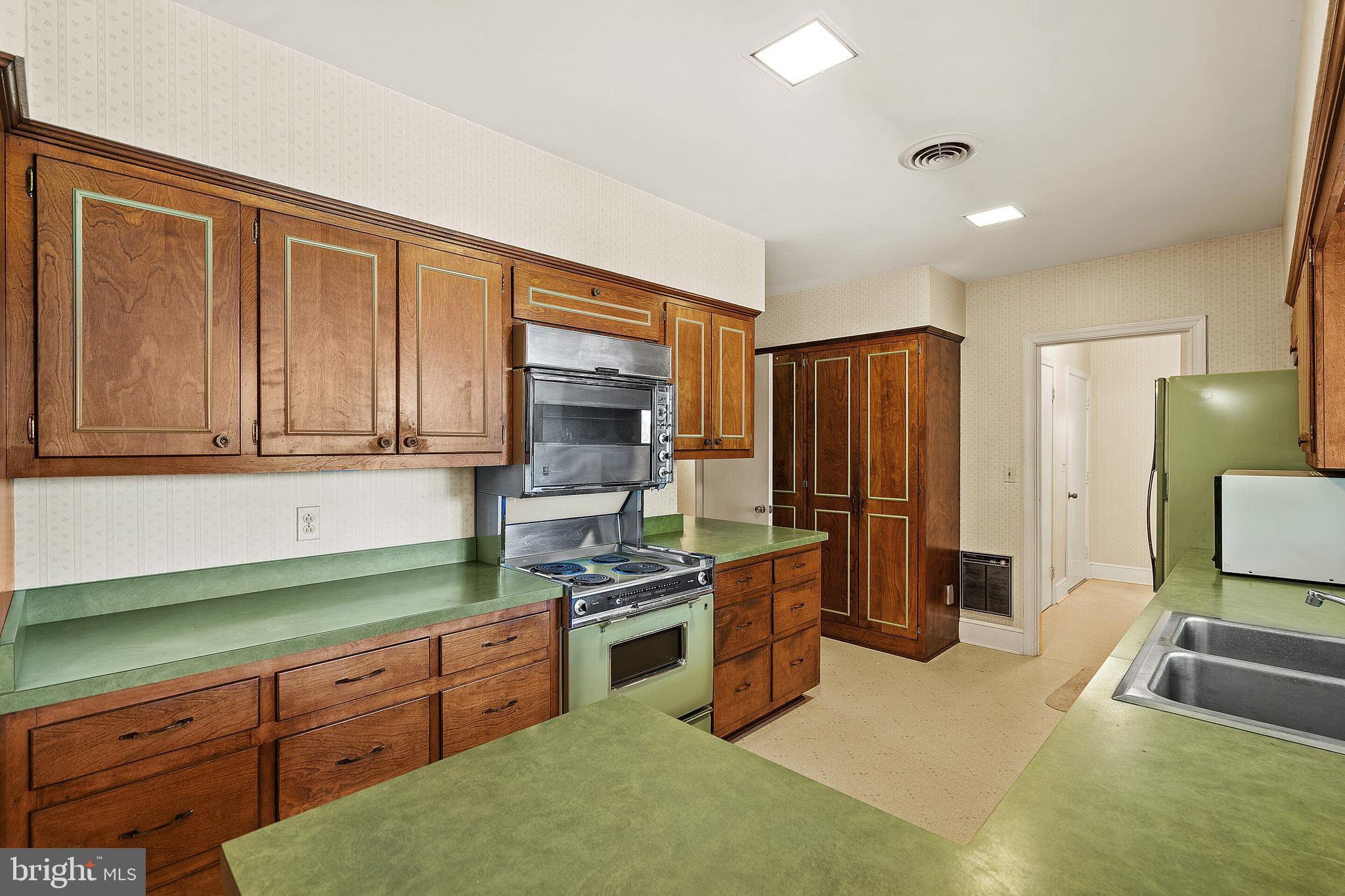 16014 Braggs Corner Road Culpeper, VA 22701 - Photo 7 of 43 Kitchen