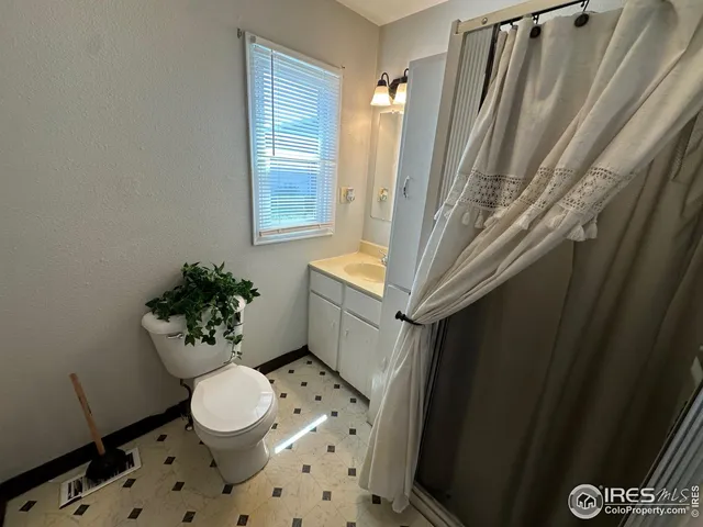 $184,500 | 90 Cedar Avenue, Akron, CO 80720