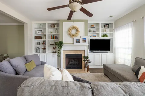 $314,900 | 237 Northcrest Commons Circle, Nashville, TN 37211