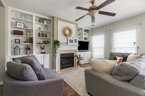 $314,900 | 237 Northcrest Commons Circle, Nashville, TN 37211