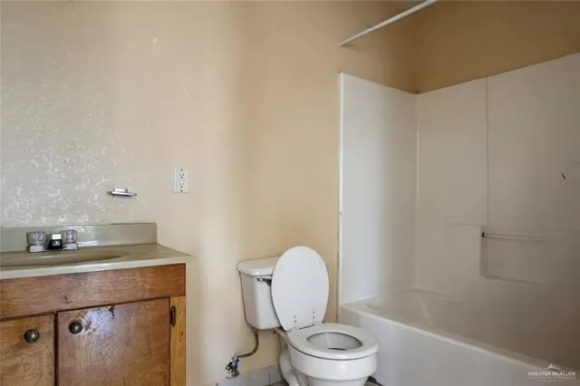 $600 | 5007 East US Highway 83, Unit 20, Rio Grande City, TX 78582