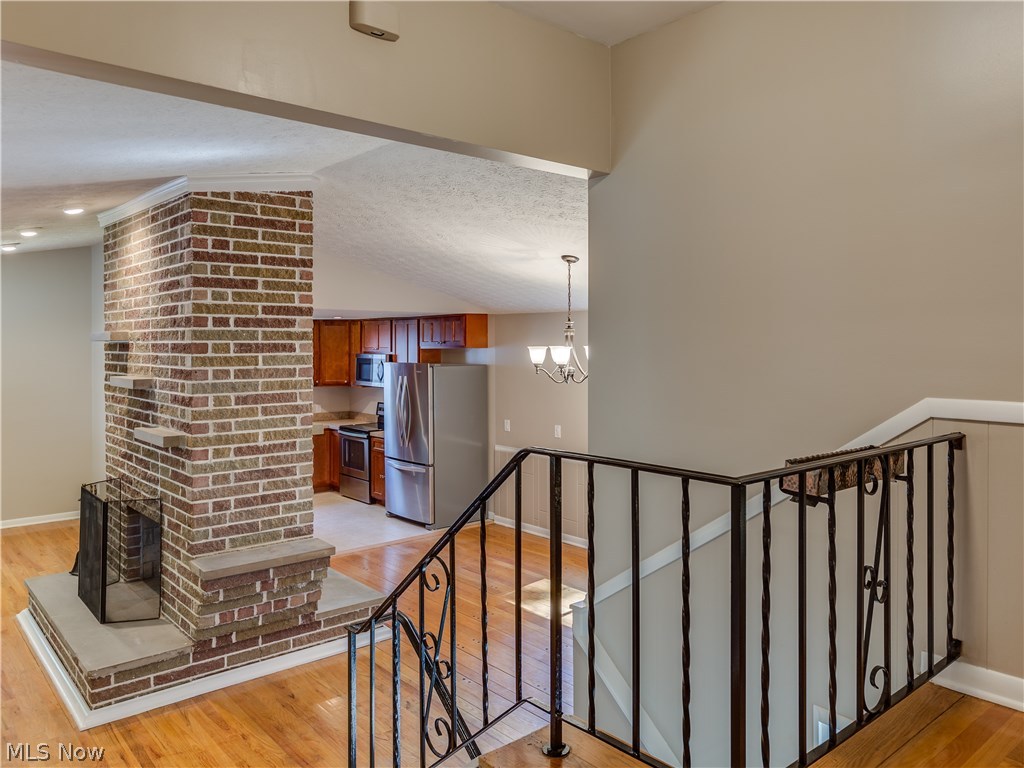 493 Garnette Road Akron, OH 44313 - Photo 4 of 34