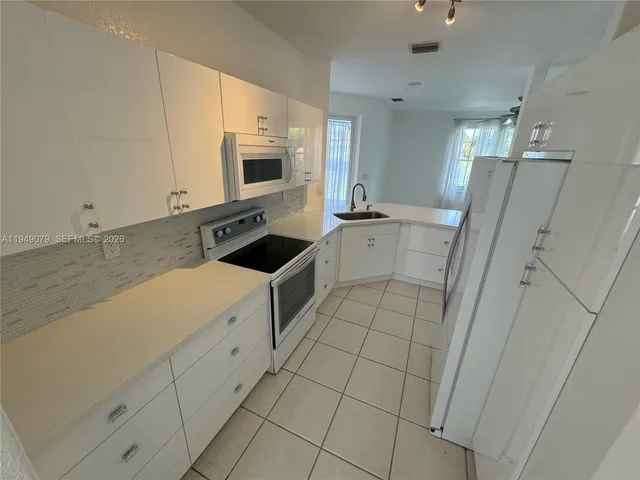 $649,900 | 3523 Southwest 169th Terrace, Miramar, FL 33027