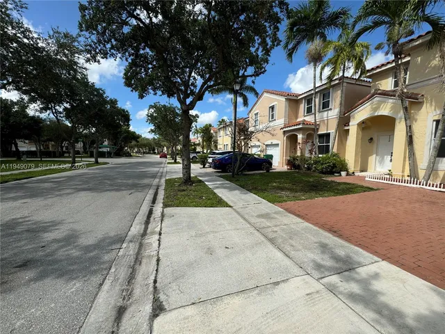 $649,900 | 3523 Southwest 169th Terrace, Miramar, FL 33027