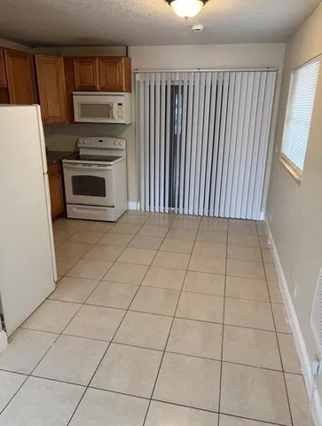 $1,550 | 717 46th Street, West Palm Beach, FL 33407
