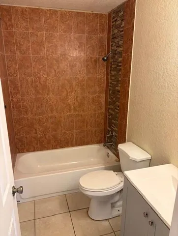 $1,550 | 717 46th Street, West Palm Beach, FL 33407