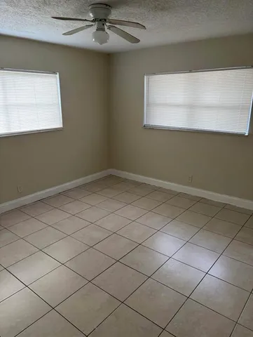 $1,550 | 717 46th Street, West Palm Beach, FL 33407