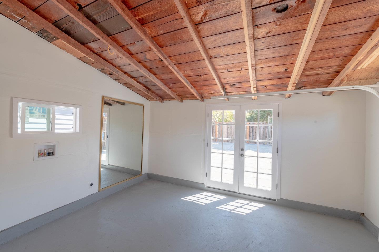 271 Everett Avenue Campbell, CA 95008 - Photo 24 of 32 an empty room with windows