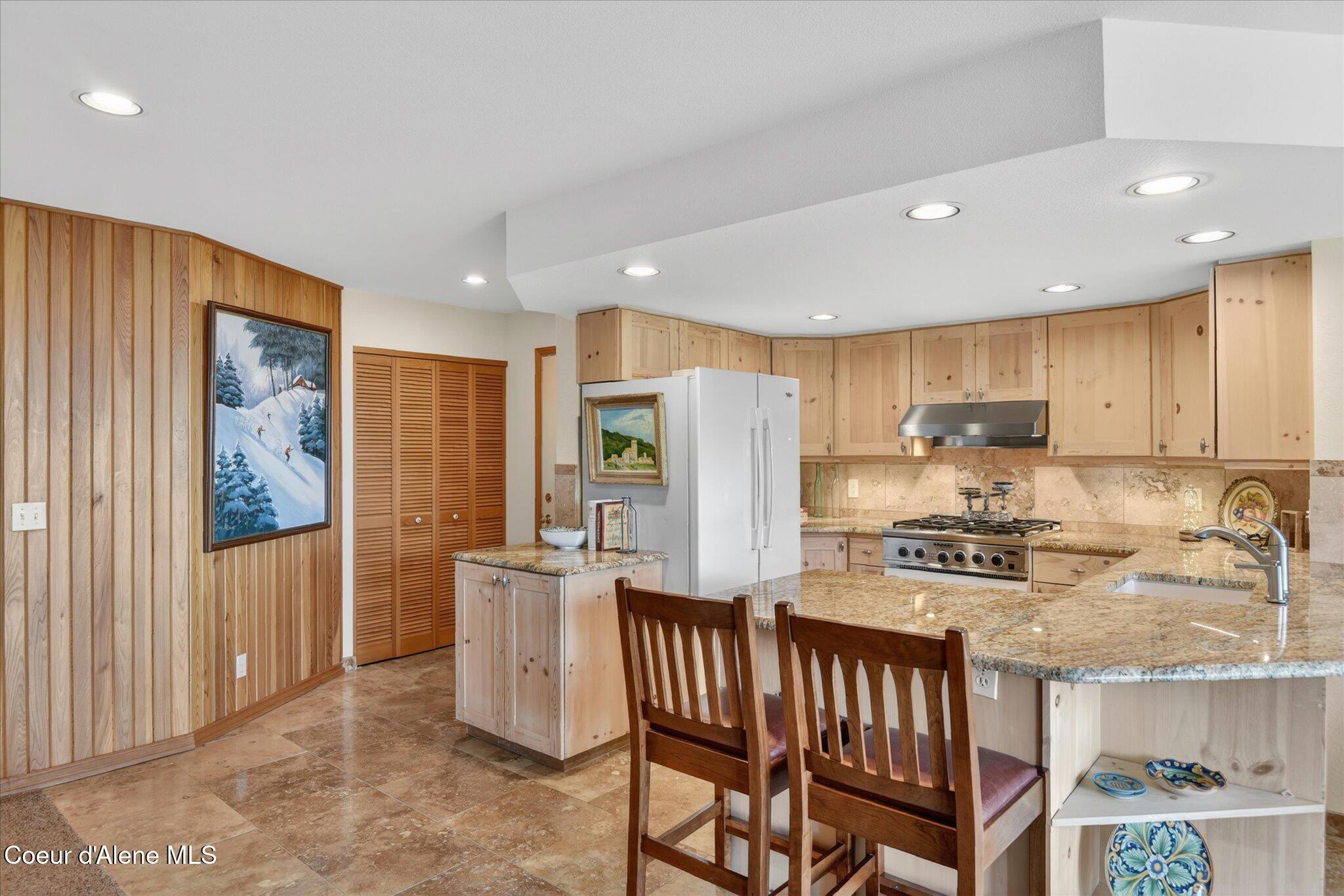 155 Crystal Springs Road, Unit 401 Sandpoint, ID 83864 - Photo 13 of 39 26-126041830