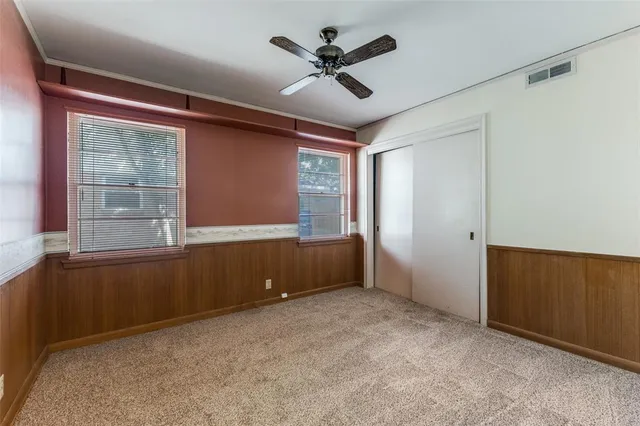 a livingroom with window