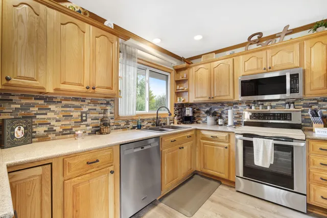 $454,900 | S73W16773 Briargate Lane, Muskego, WI 53150