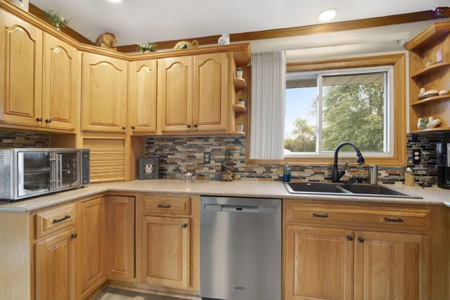 $454,900 | S73W16773 Briargate Lane, Muskego, WI 53150