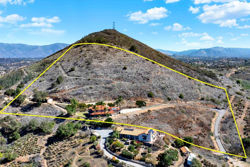 29345 Wilkes Road Valley Center, CA 92082 - Photo 2 of 63