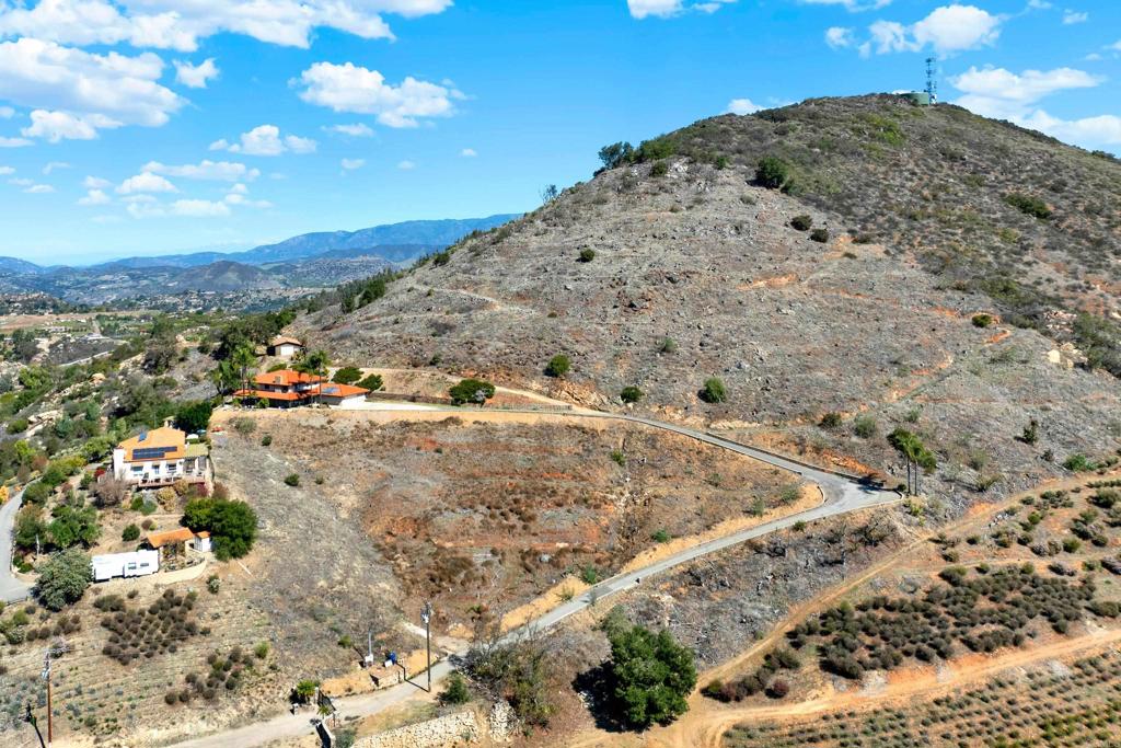 29345 Wilkes Road Valley Center, CA 92082 - Photo 3 of 63 a view of beach and mountain