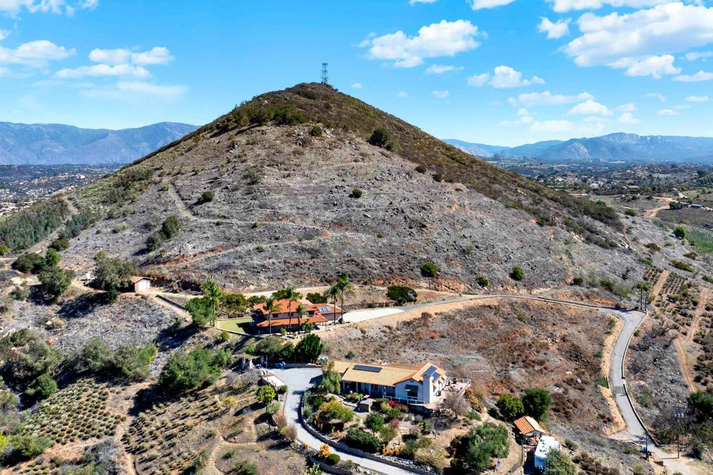 29345 Wilkes Road Valley Center, CA 92082 - Photo 4 of 63