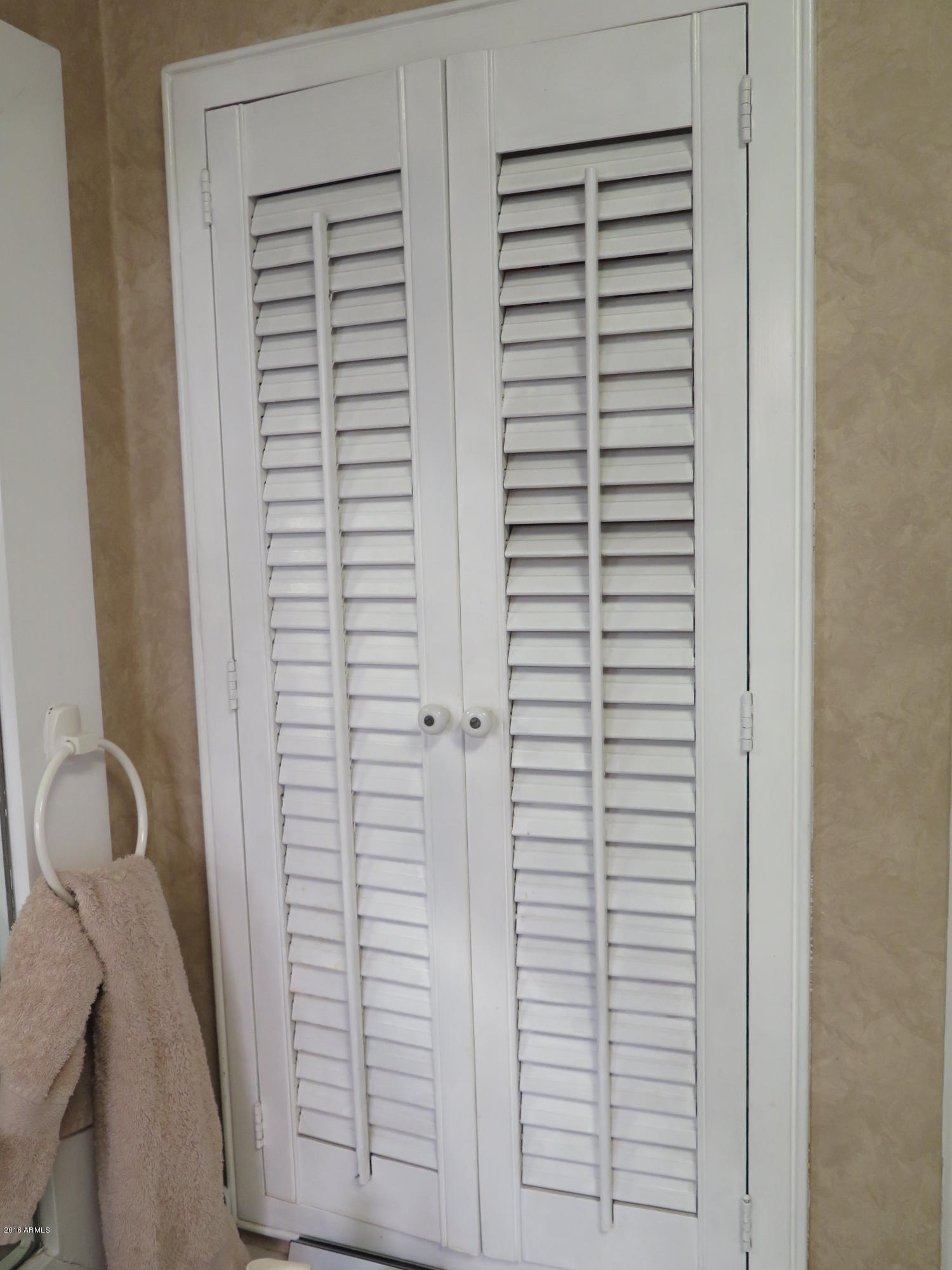 1020 East Pueblo Road Phoenix, AZ 85020 - Photo 21 of 32 bathroom cabinet