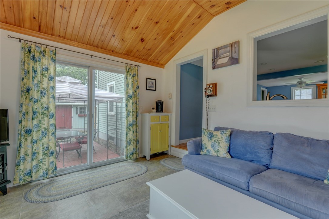 31 Edgehill Road Warwick, RI 02889 - Photo 12 of 30