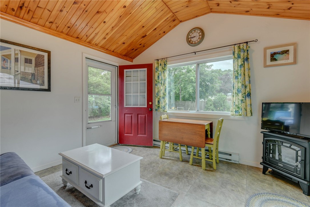 31 Edgehill Road Warwick, RI 02889 - Photo 13 of 30