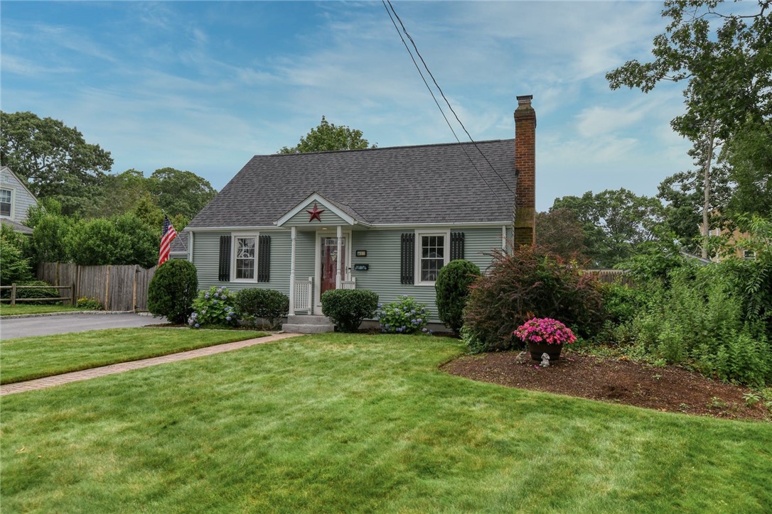 31 Edgehill Road Warwick, RI 02889 - Photo 2 of 30
