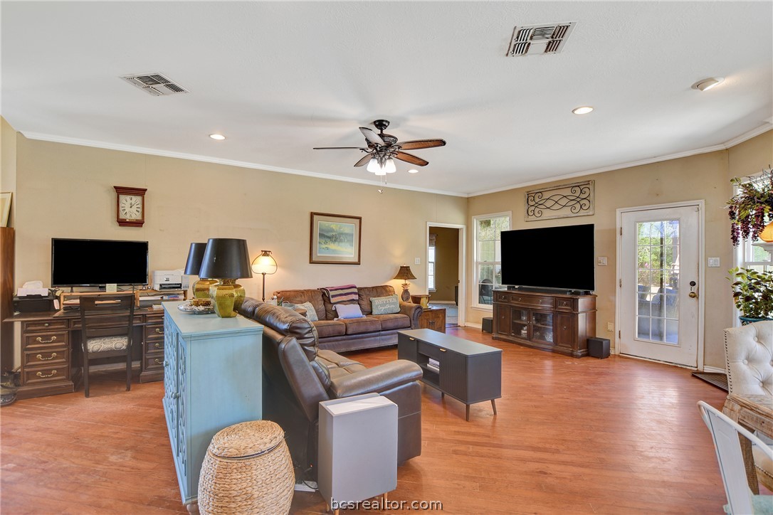 9596 Wallace Road Midway, TX 75852 - Photo 5 of 47 Gallery Image 5