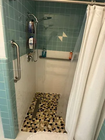 $5,500 | 3600 Southwest 26th Street, Miami, FL 33133