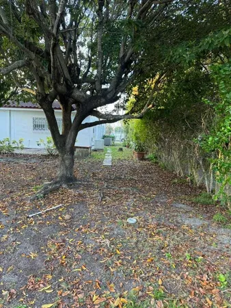 $5,500 | 3600 Southwest 26th Street, Miami, FL 33133