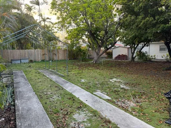 $5,500 | 3600 Southwest 26th Street, Miami, FL 33133
