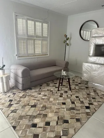 $4,900 | 3600 Southwest 26th Street, Miami, FL 33133