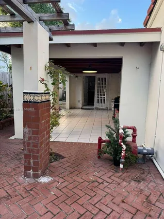 $5,500 | 3600 Southwest 26th Street, Miami, FL 33133