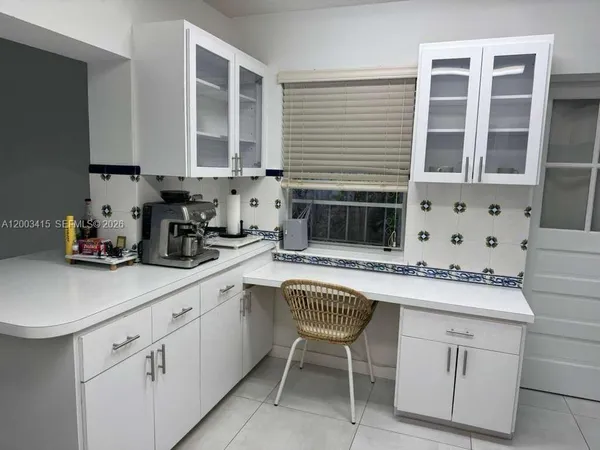 $5,500 | 3600 Southwest 26th Street, Miami, FL 33133