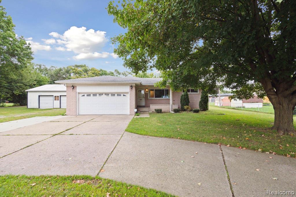 46700 Ryan Road Utica, MI 48317 - Photo 3 of 50