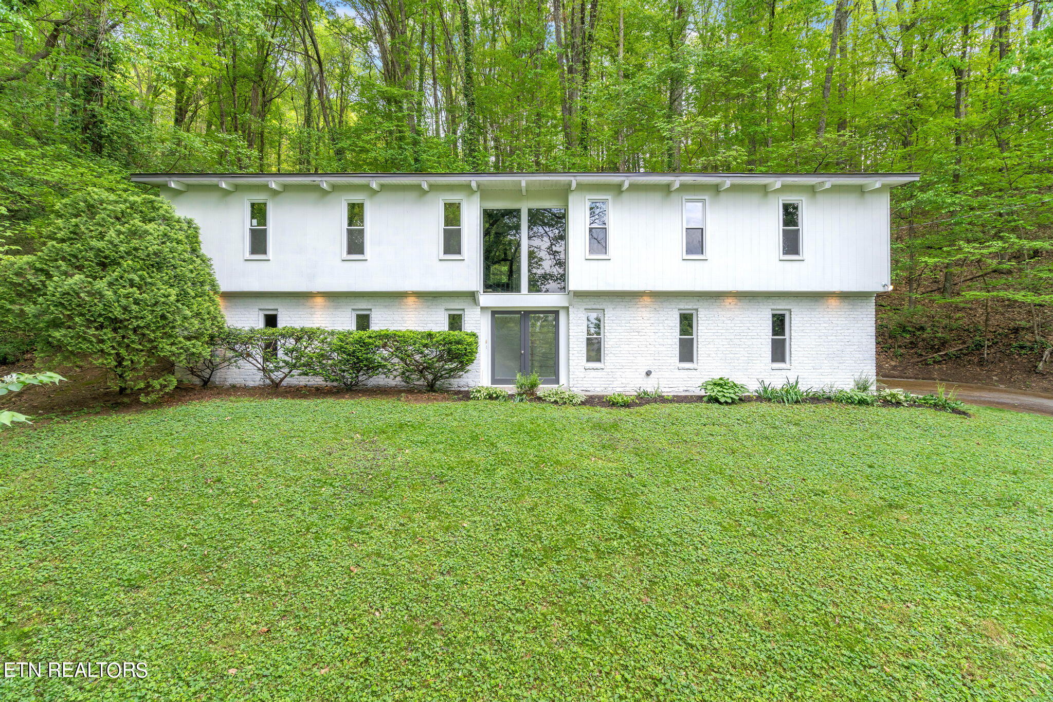 1-web-or-mls-6828 Reddege Road-2