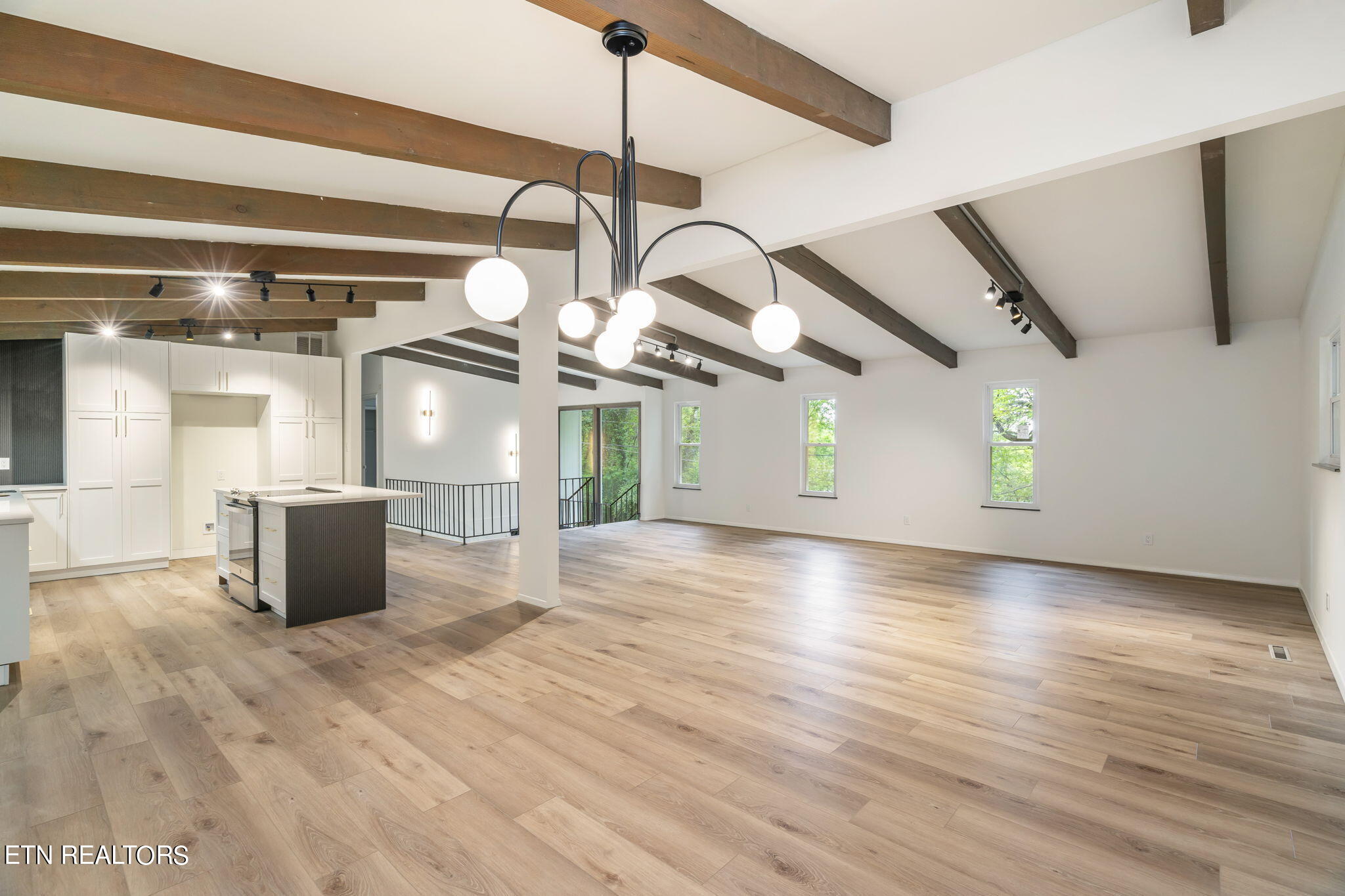 6828 Reddege Road Knoxville, TN 37918 - Photo 12 of 42 22-web-or-mls-6828 Reddege Road-23