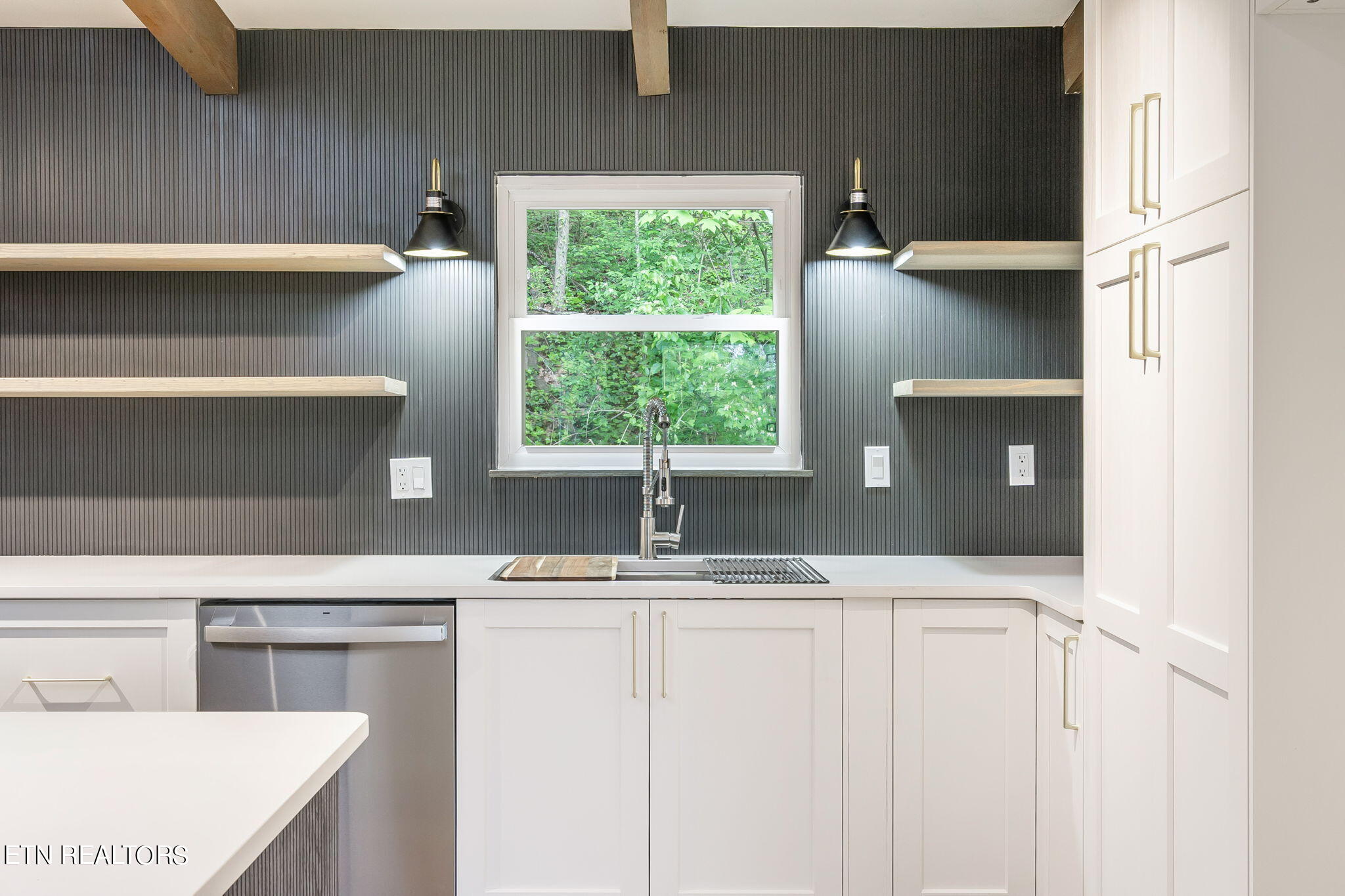 6828 Reddege Road Knoxville, TN 37918 - Photo 13 of 42 27-web-or-mls-6828 Reddege Road-28