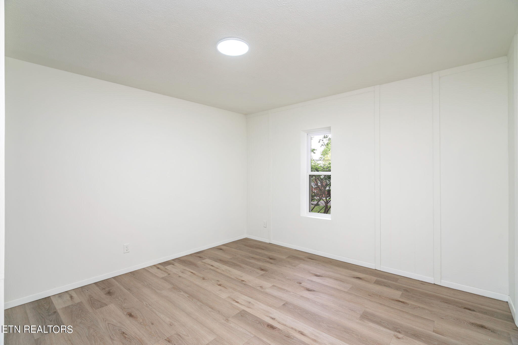 6828 Reddege Road Knoxville, TN 37918 - Photo 29 of 42 13-web-or-mls-6828 Reddege Road-14