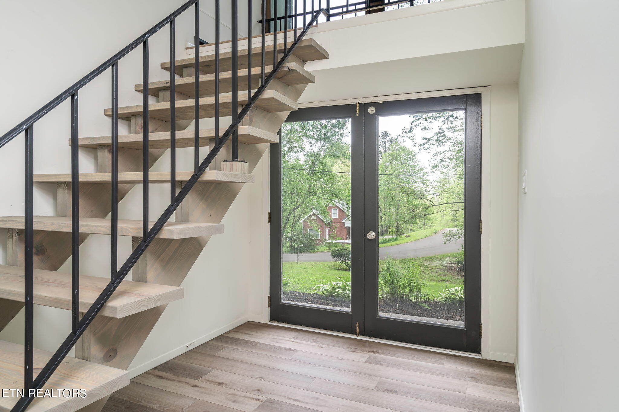 6828 Reddege Road Knoxville, TN 37918 - Photo 3 of 42 7-web-or-mls-6828 Reddege Road-8