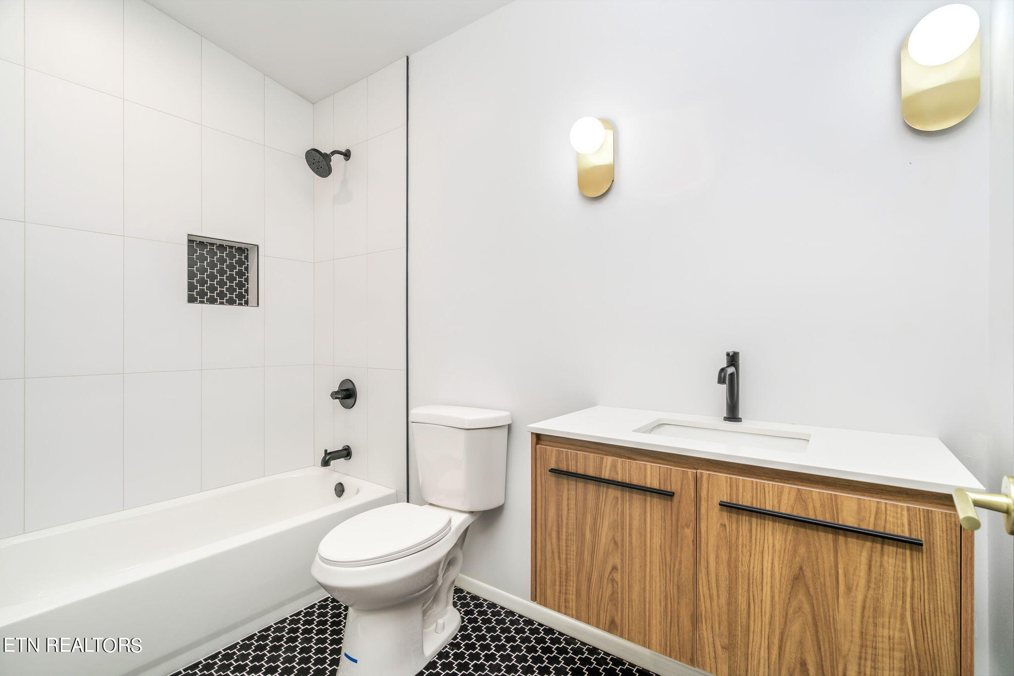 6828 Reddege Road Knoxville, TN 37918 - Photo 36 of 42 34-web-or-mls-6828 Reddege Road-35