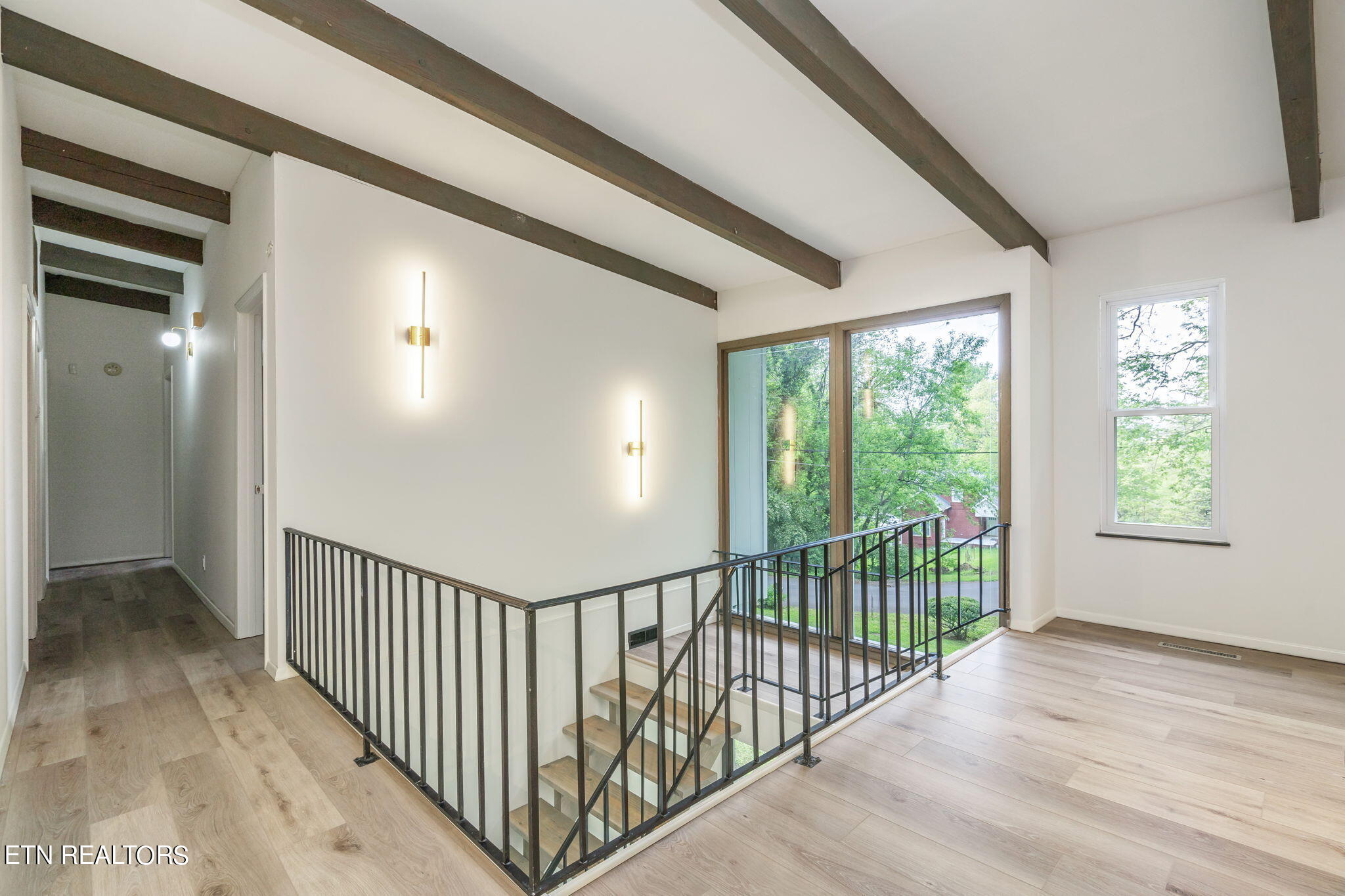 6828 Reddege Road Knoxville, TN 37918 - Photo 5 of 42 16-web-or-mls-6828 Reddege Road-17