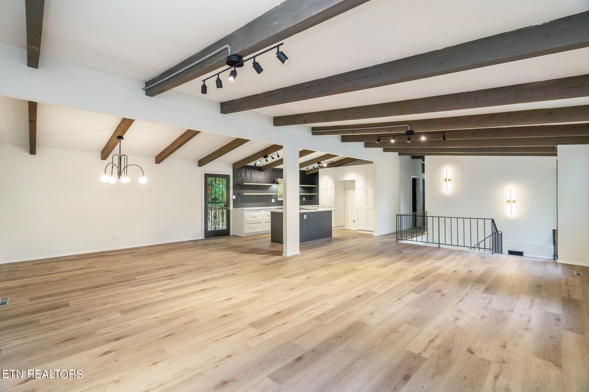 6828 Reddege Road Knoxville, TN 37918 - Photo 9 of 42 20-web-or-mls-6828 Reddege Road-21