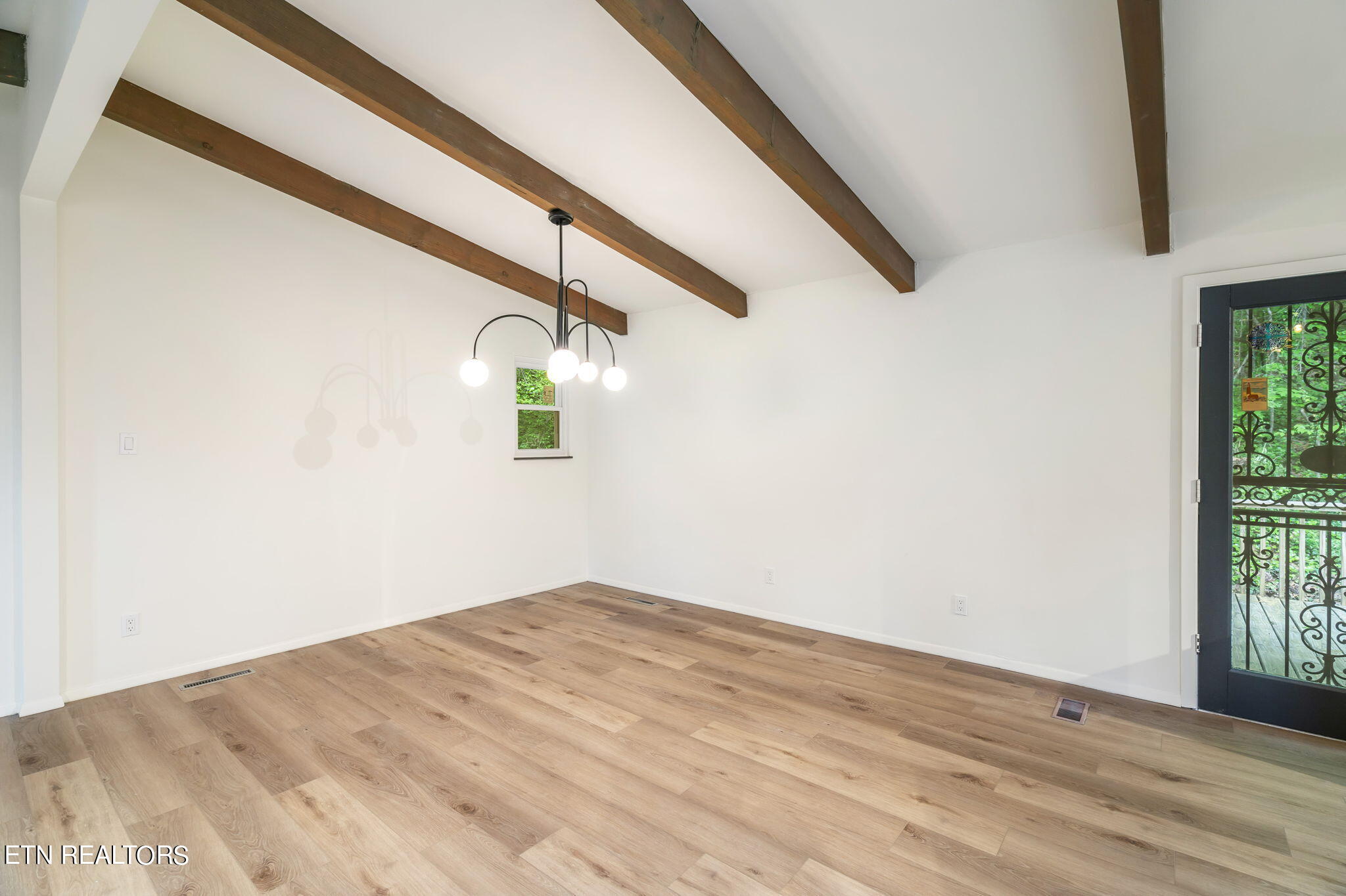 6828 Reddege Road Knoxville, TN 37918 - Photo 10 of 42 21-web-or-mls-6828 Reddege Road-22