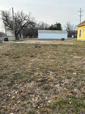 $15,500 | 712 East 9th Avenue, Emporia, KS 66801