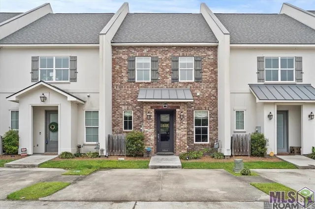 $2,200 | 5066 Myrtle Trail Drive, Baton Rouge, LA 70820