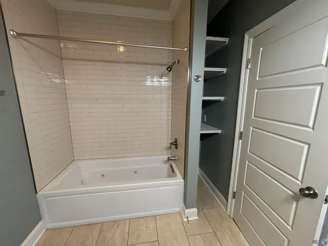 $2,200 | 5066 Myrtle Trail Drive, Baton Rouge, LA 70820