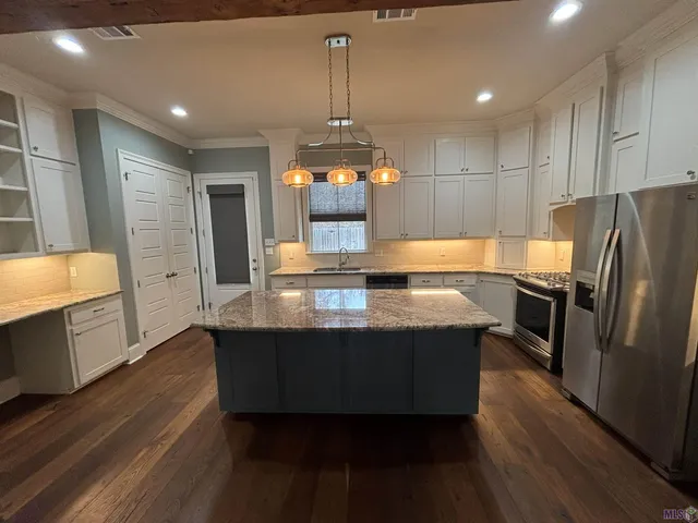 $2,200 | 5066 Myrtle Trail Drive, Baton Rouge, LA 70820