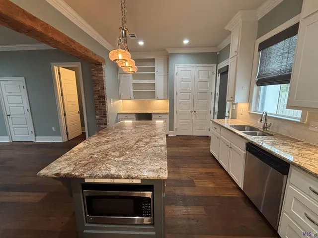 $2,200 | 5066 Myrtle Trail Drive, Baton Rouge, LA 70820