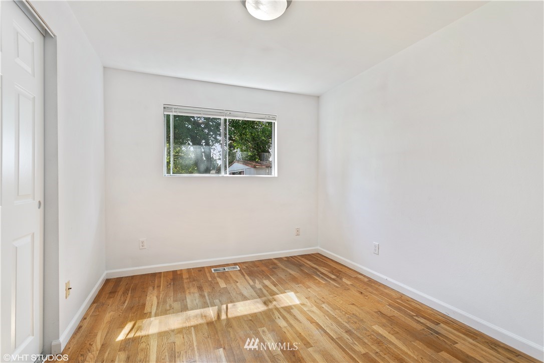 12207 Southeast 165th Street Renton, WA 98058 - Photo 12 of 20 Gallery Image 12