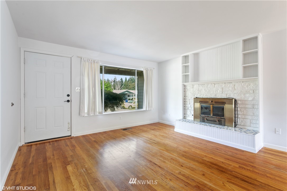12207 Southeast 165th Street Renton, WA 98058 - Photo 5 of 20 Gallery Image 5