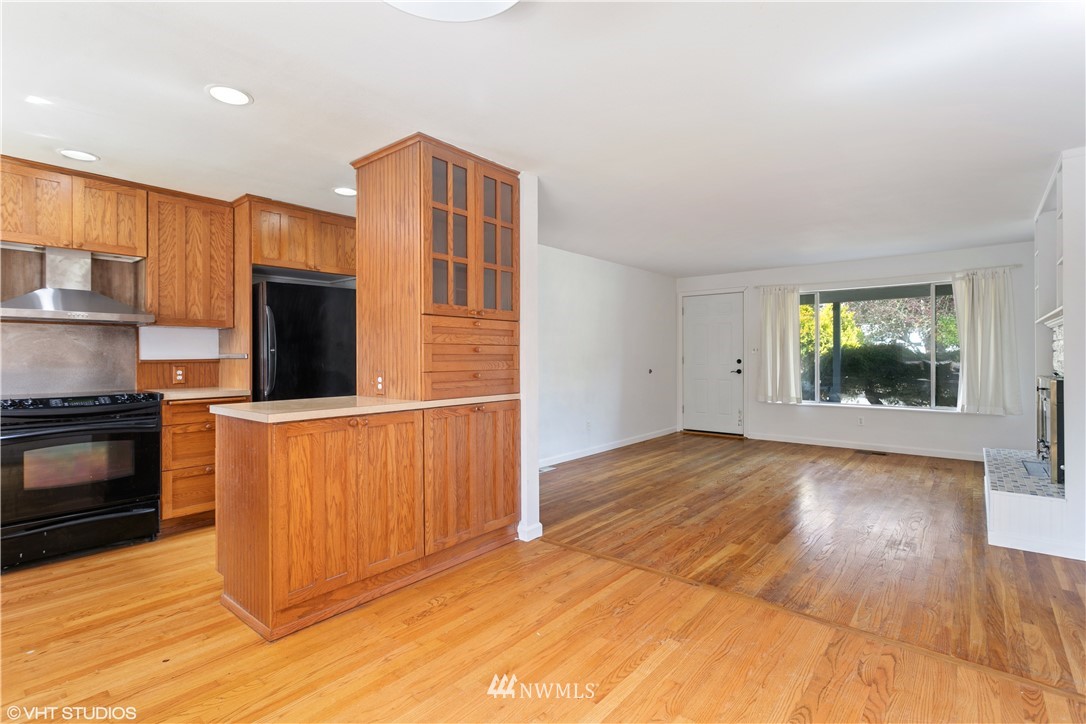 12207 Southeast 165th Street Renton, WA 98058 - Photo 6 of 20 Gallery Image 6