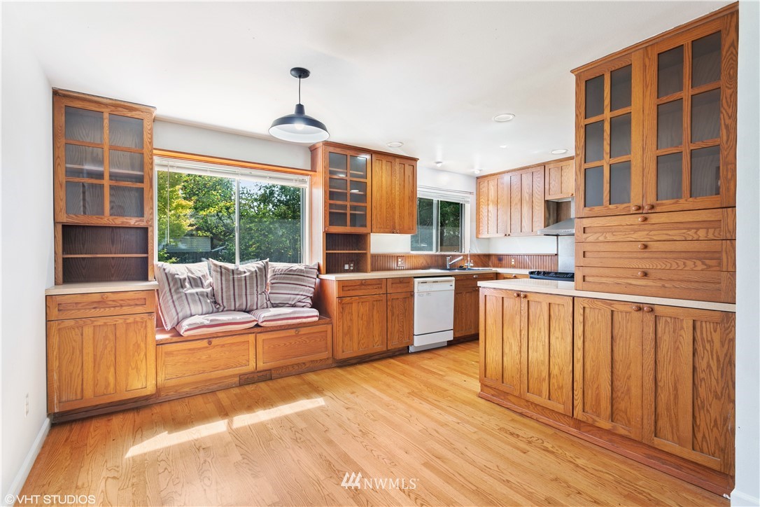 12207 Southeast 165th Street Renton, WA 98058 - Photo 8 of 20 Gallery Image 8